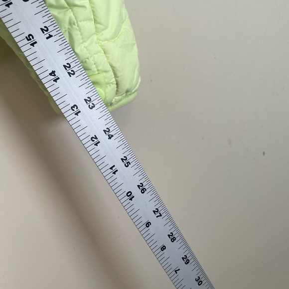 The North Face Women's Puffer Jacket in Lime Green and Blue - Picture 10 of 15